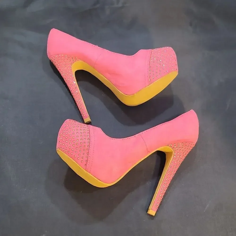 BRAND NEW HEM FASHION STUDS WOMEN
